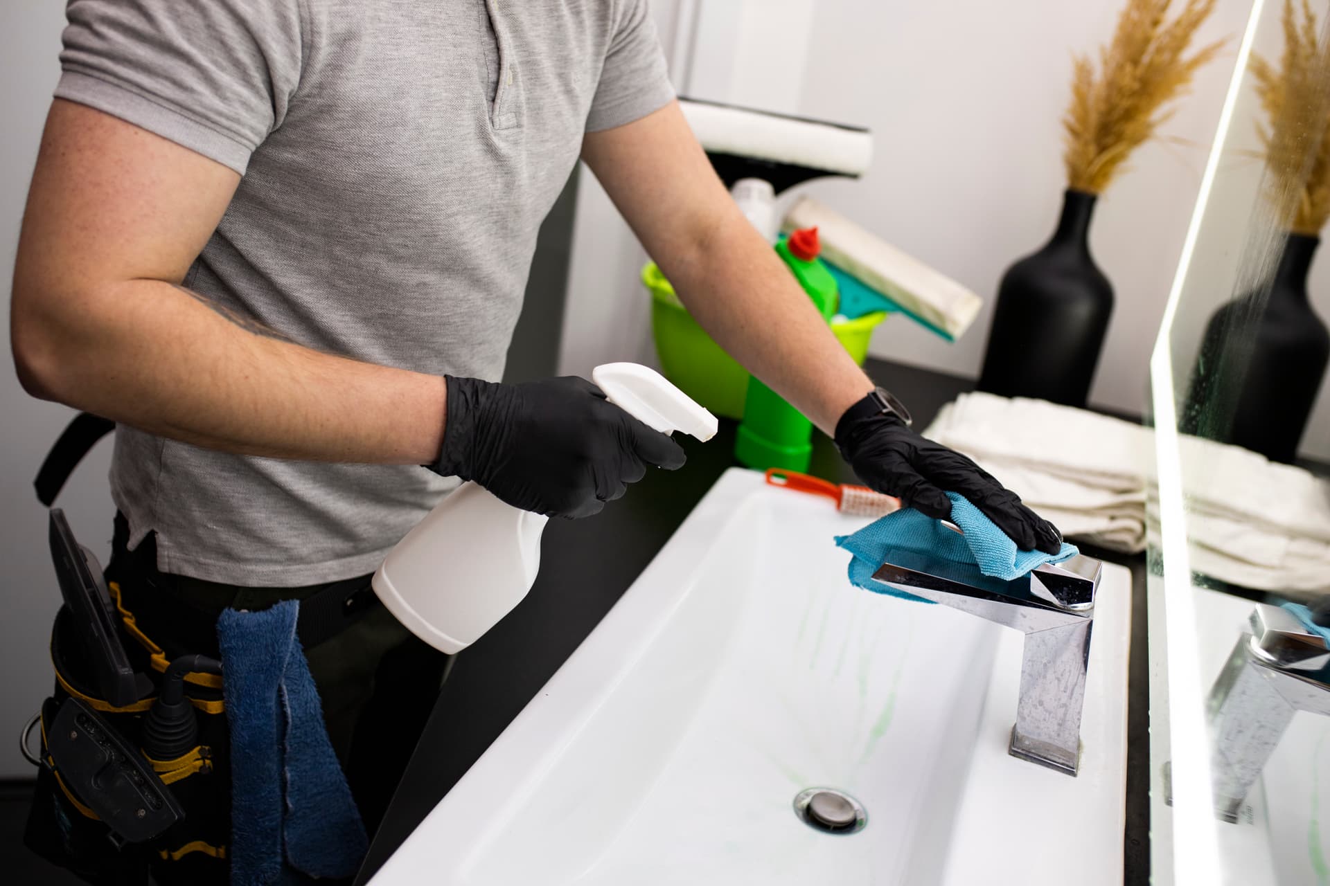 End of Tenancy Cleaning cleaning service in London - image 2
